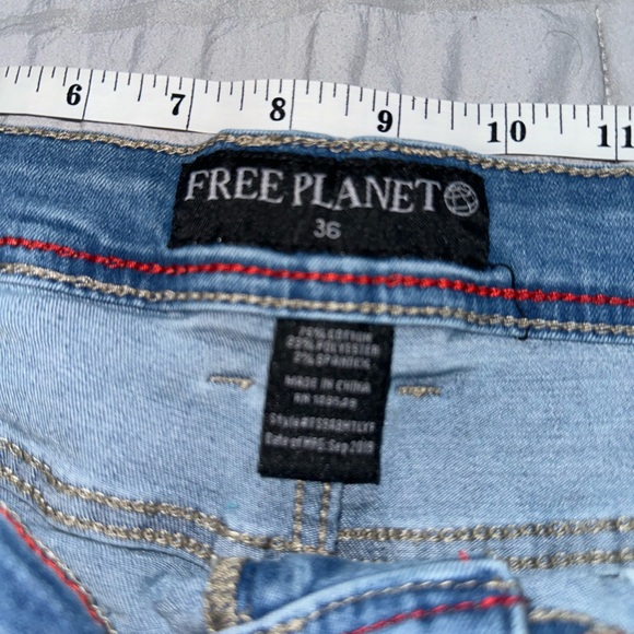 Woman’s Jean Shorts - Picture 7 of 8